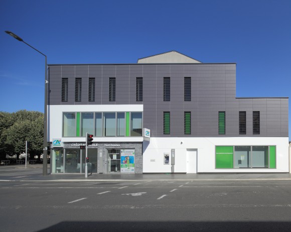 Fa&ccedil;ade Cr&eacute;dit Agricole- Tours (37)