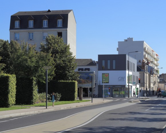 Cr&eacute;dit agricole Tours 3.jpg